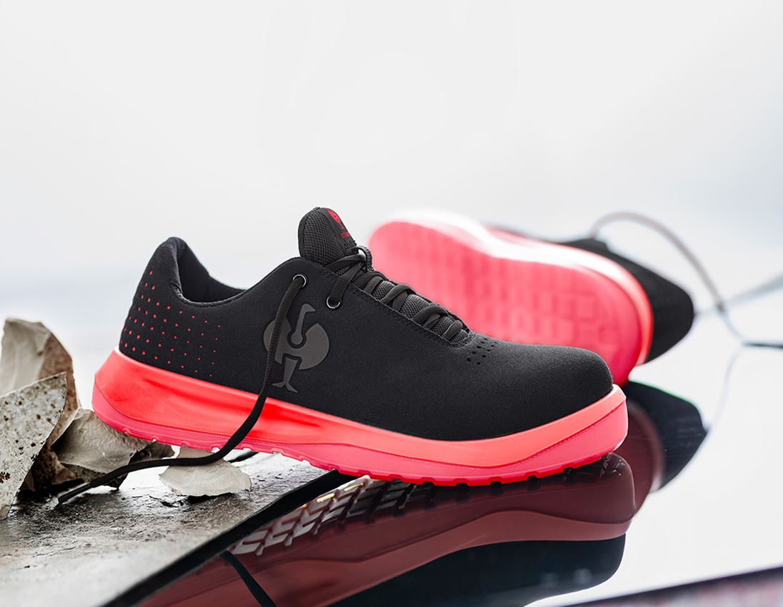Safety Trainers: S1P Safety shoes e.s. Banco low + black/solarred