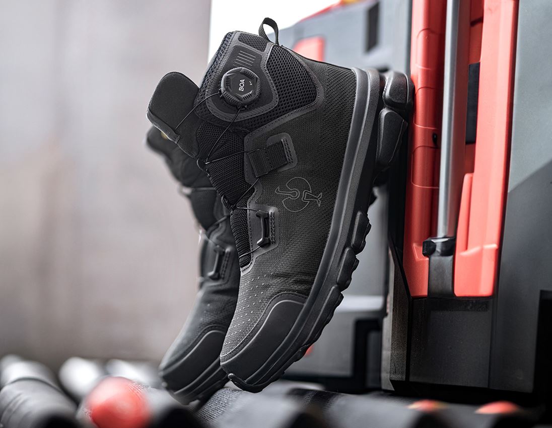 Footwear: S1 Safety boots e.s. Triest mid + black