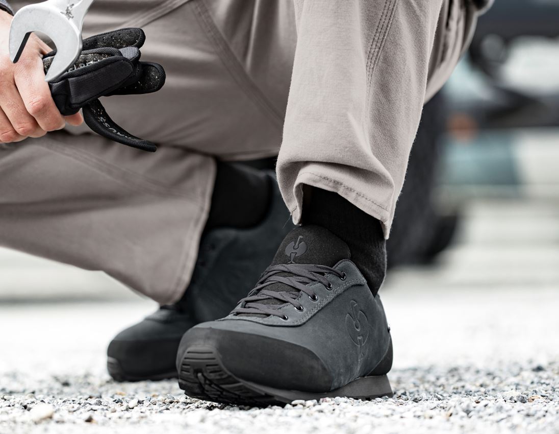 Safety Trainers: S7L Safety shoes e.s. Thyone II + carbongrey/black 1