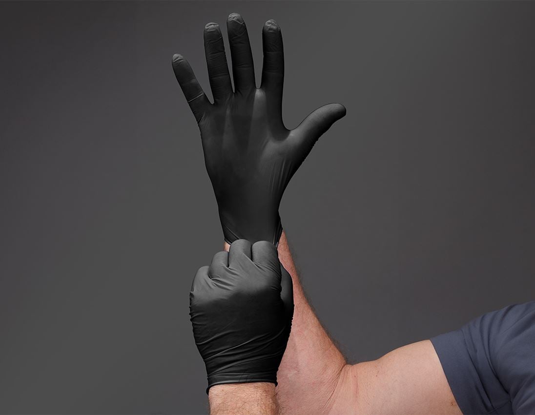 Disposable Gloves: Disposable nitrile gloves, powder-free, smart box + black 3