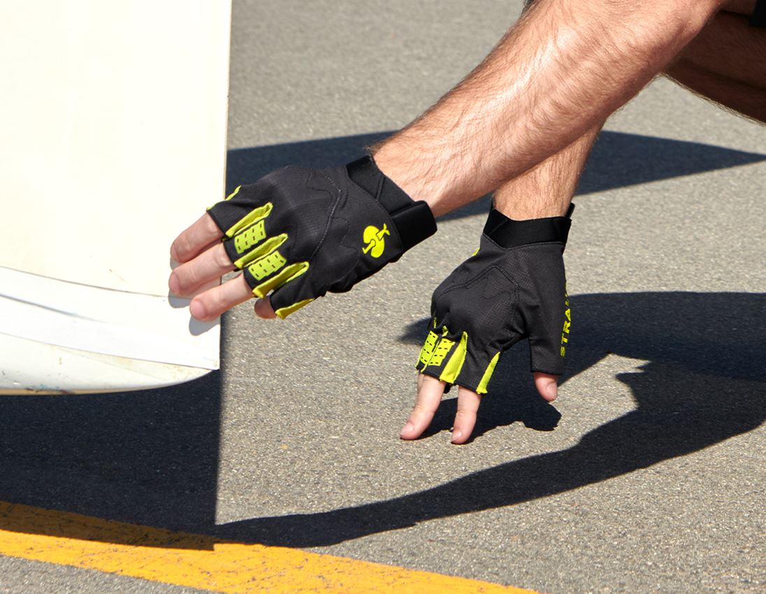 Topics: Gloves e.s.trail, short + black/acid yellow
