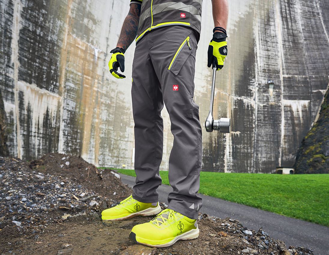 Topics: Multipocket trousers e.s.ambition + anthracite/high-vis yellow