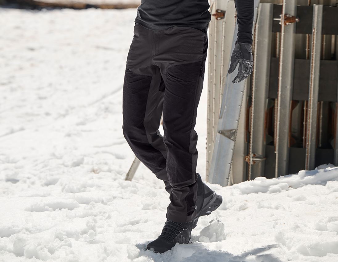 Topics: Hybrid functional trousers e.s.trail + black