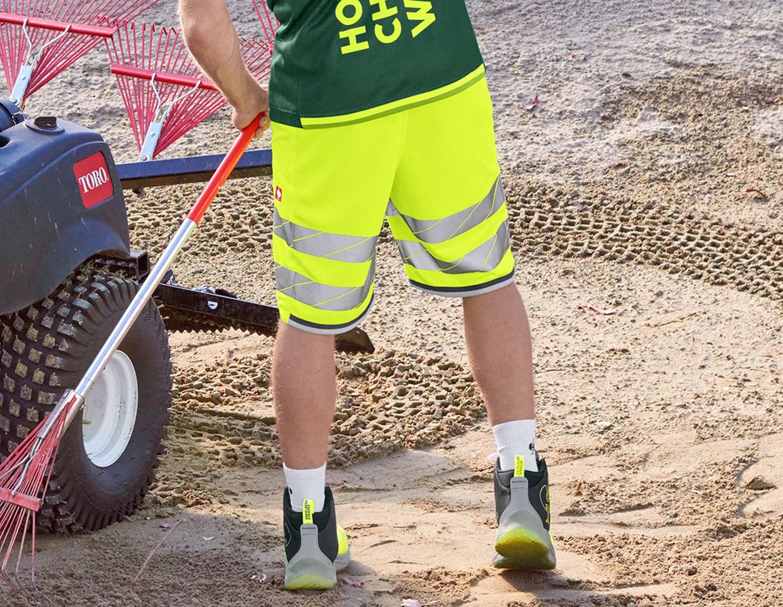Topics: High-vis functional shorts e.s.ambition + high-vis yellow/anthracite 5