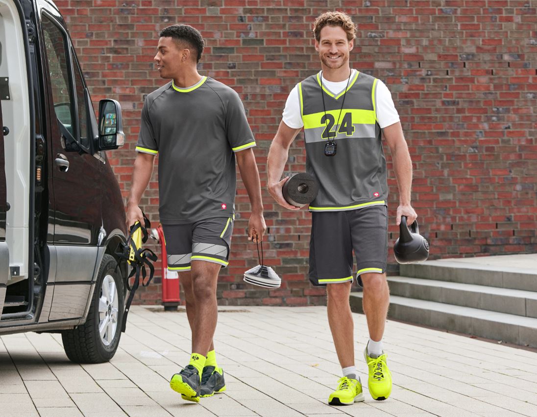 Clothing: Functional shorts e.s.ambition + anthracite/high-vis yellow 4