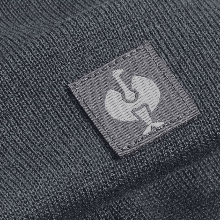 Gift Idea: Knitted cap e.s.iconic + carbongrey 2