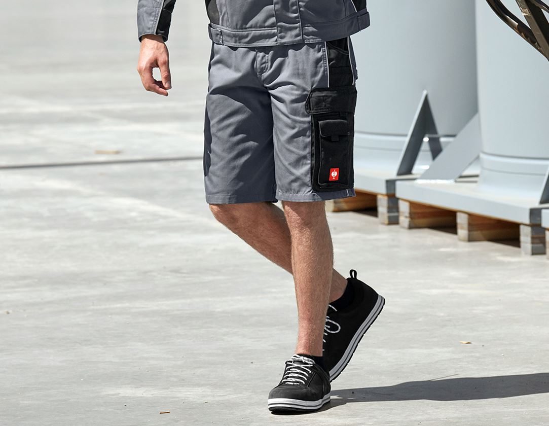 Clothing: Combo-Set: 2x Shorts e.s.active + grey/black