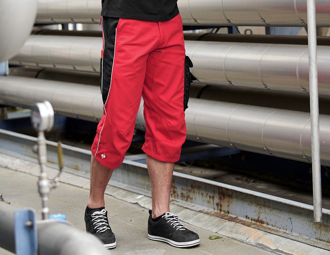 Topics: e.s.active 3/4 length trousers + red/black